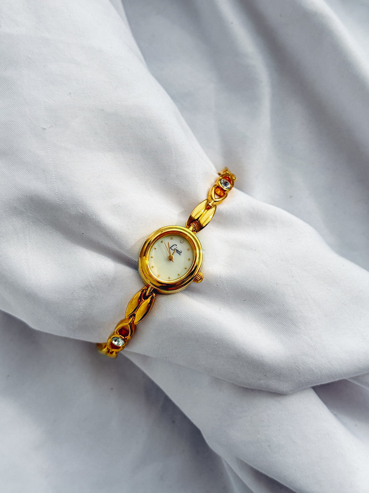 Gold - Vintage Dainty Watch