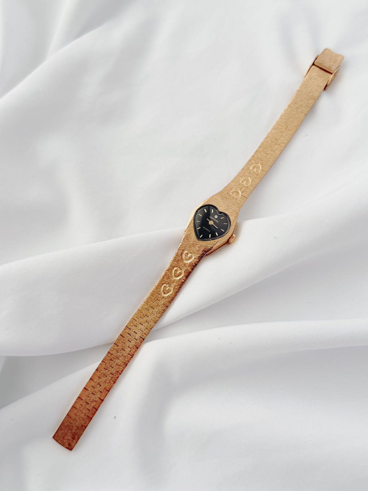 Gold - Vintage 1970s Heart-Shaped Cocktail Watch