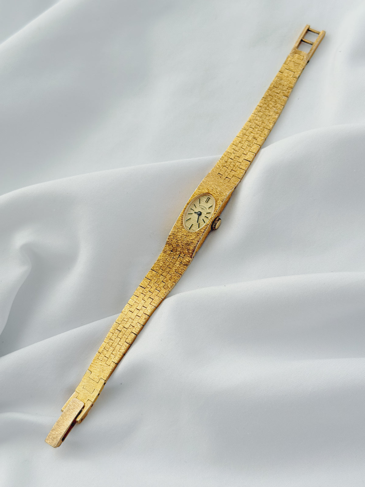 Gold - Vintage 1960s Slim Rotary Watch