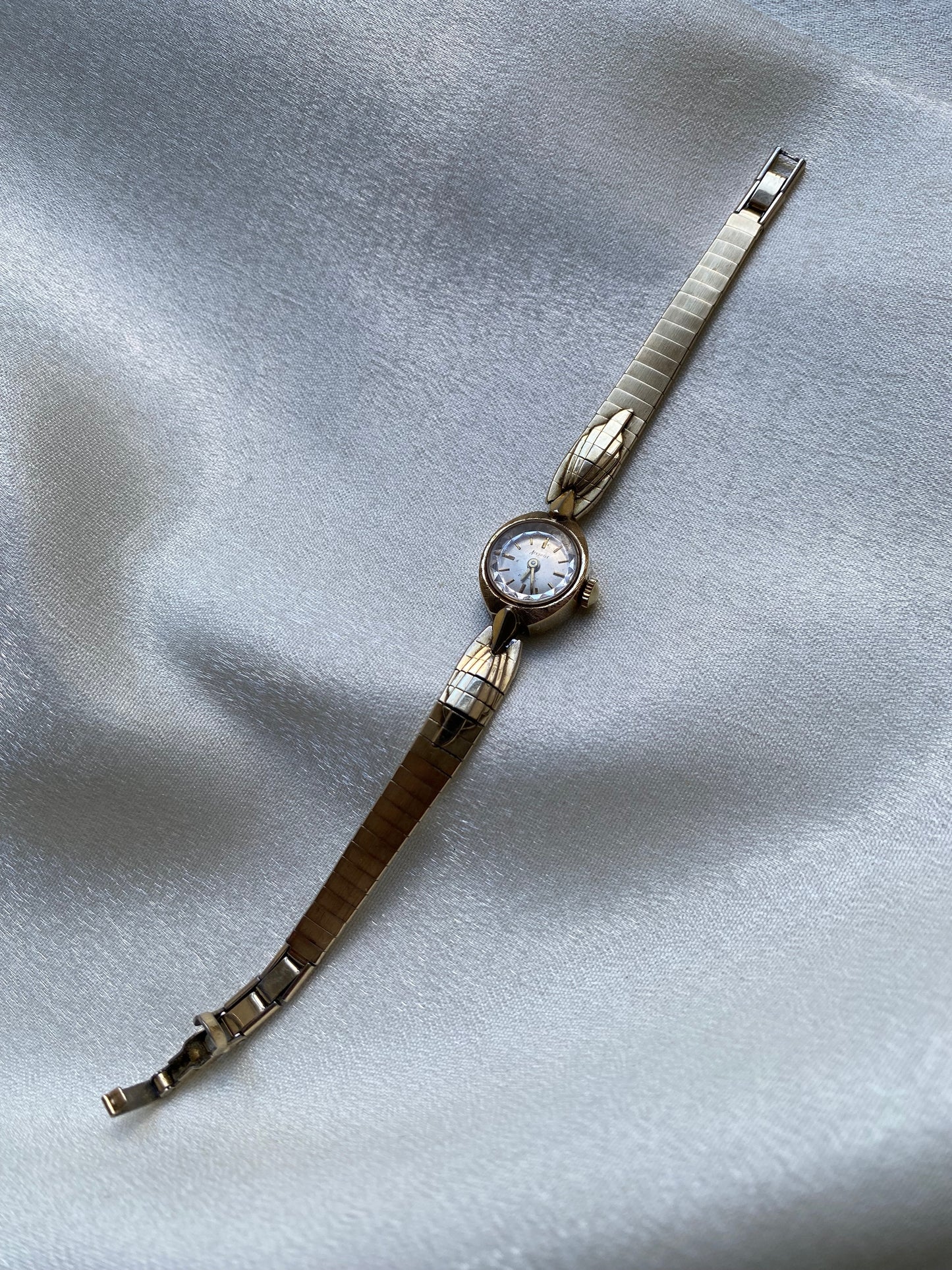 1930s Antique Gold Plated Accurist watch