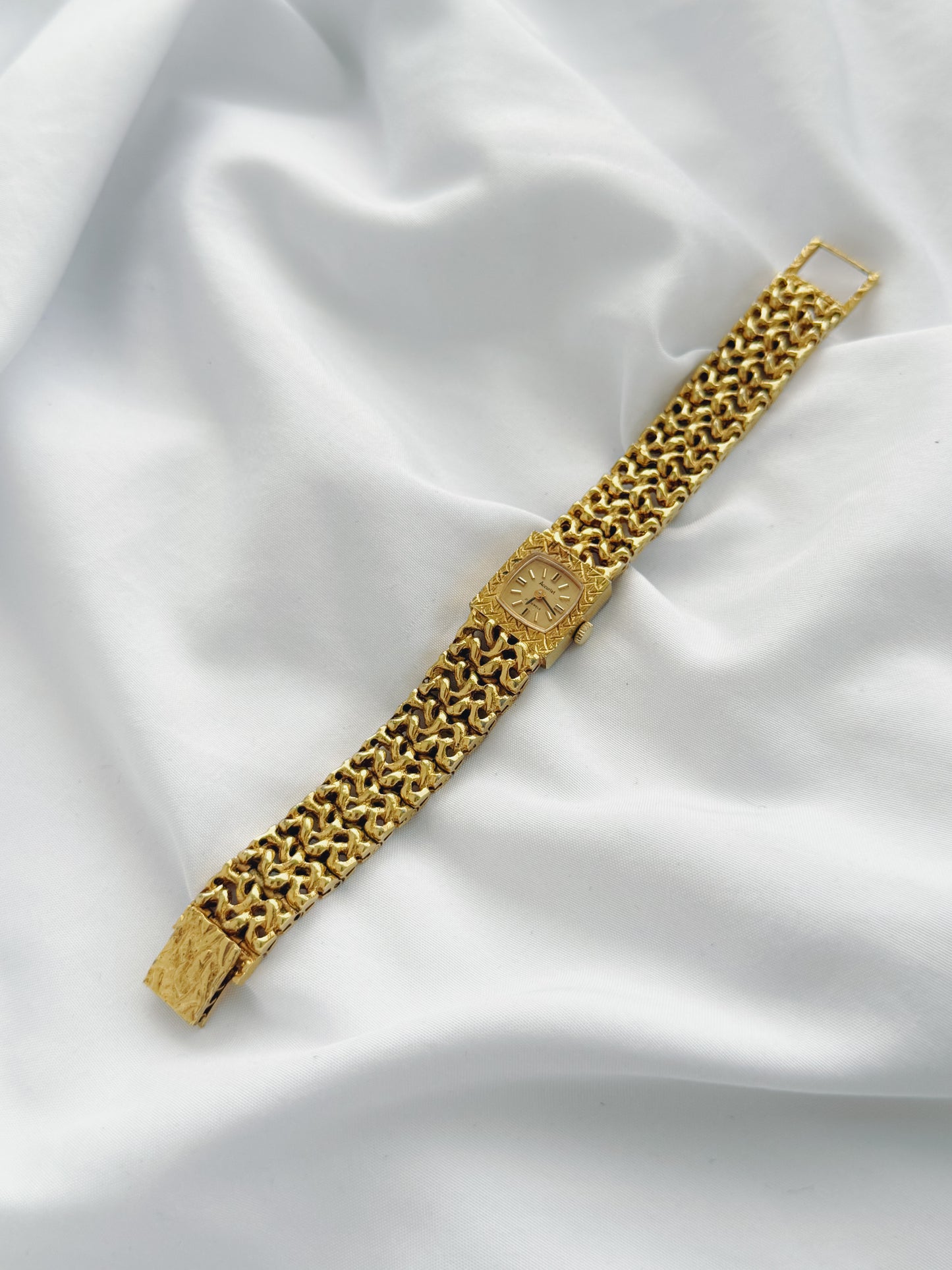Gold - Rare Accurist Textured Chain Watch