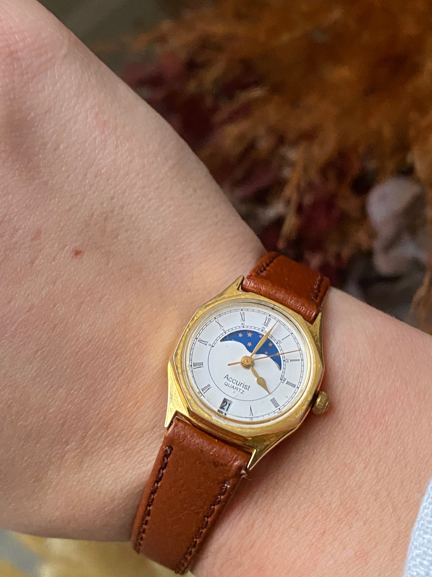 Rare Accurist Gorgeous Moon Phase Watch.