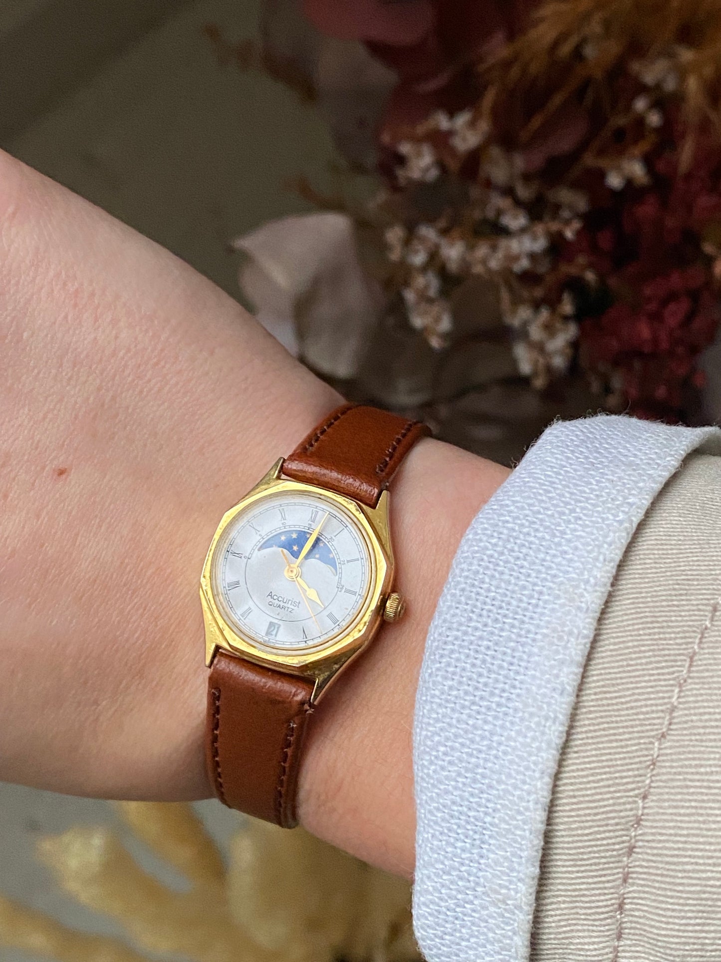 Rare Accurist Gorgeous Moon Phase Watch.