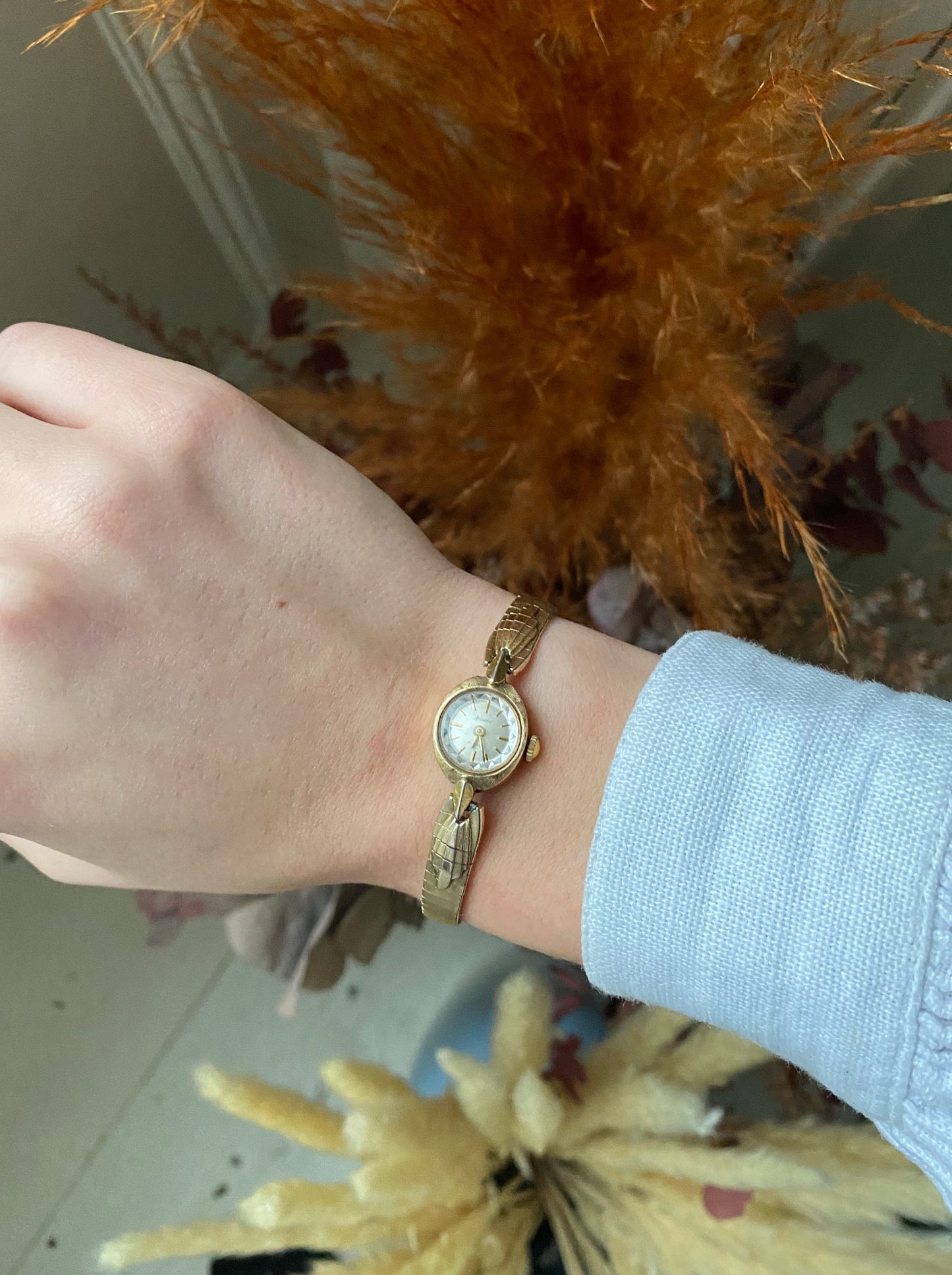 1930s Antique Gold Plated Accurist watch