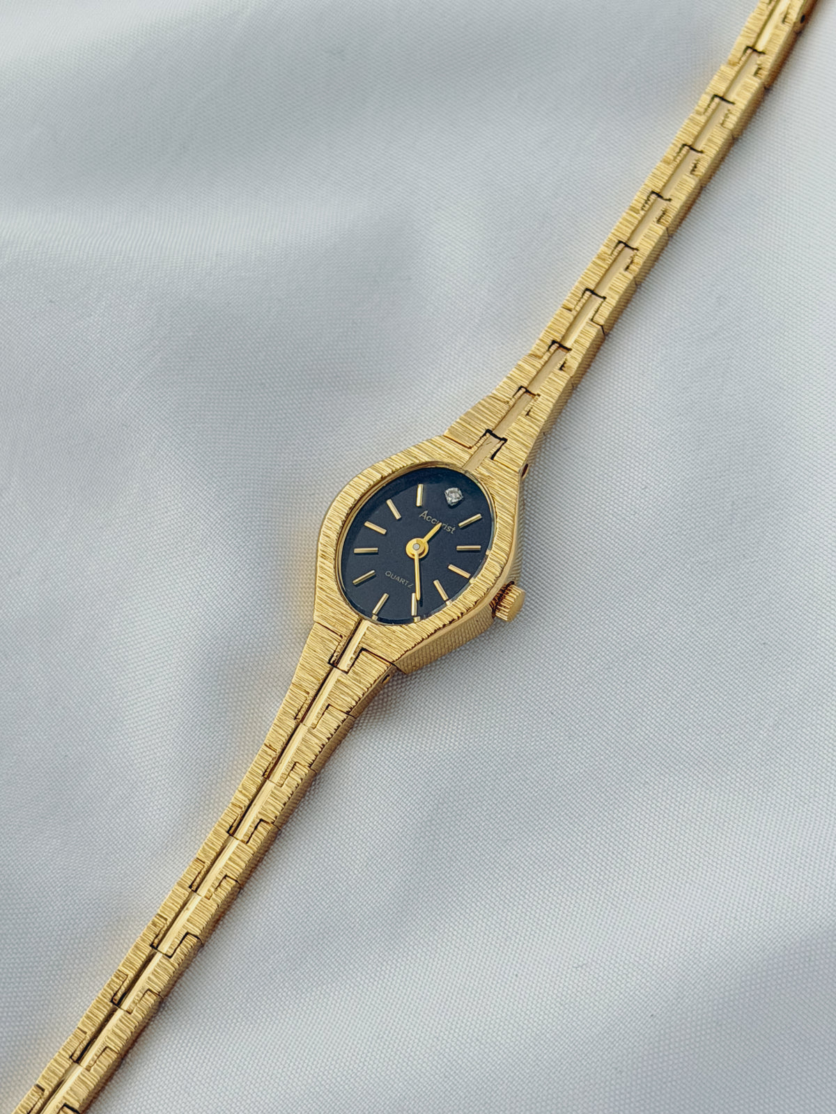 Gold - 1980s Dainty Accurist Watch
