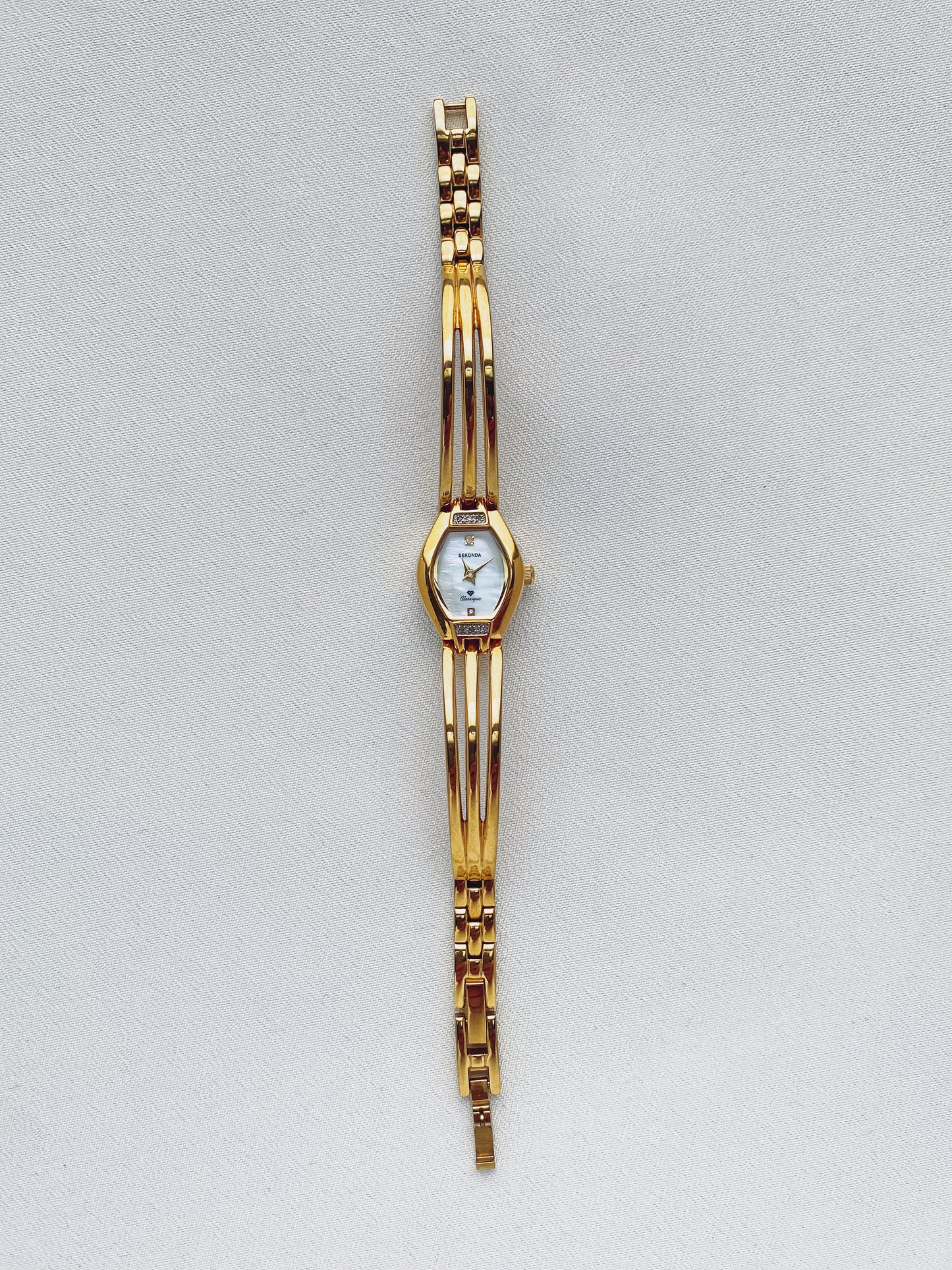 Gold - 1980s Round Link Watch