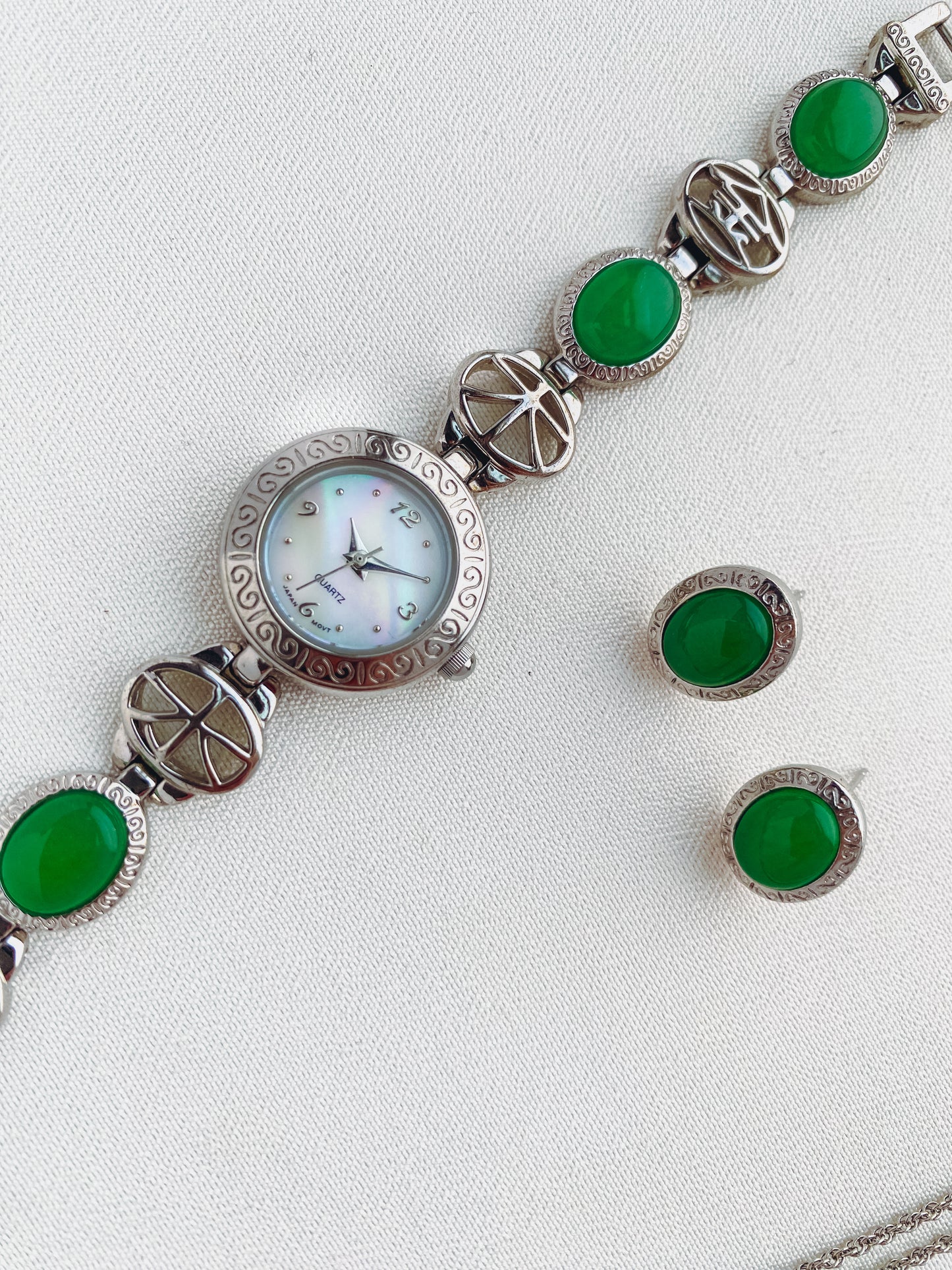 Vintage Silver & Green Jade-Inspired Jewelry Set – Watch, Necklace & Earrings