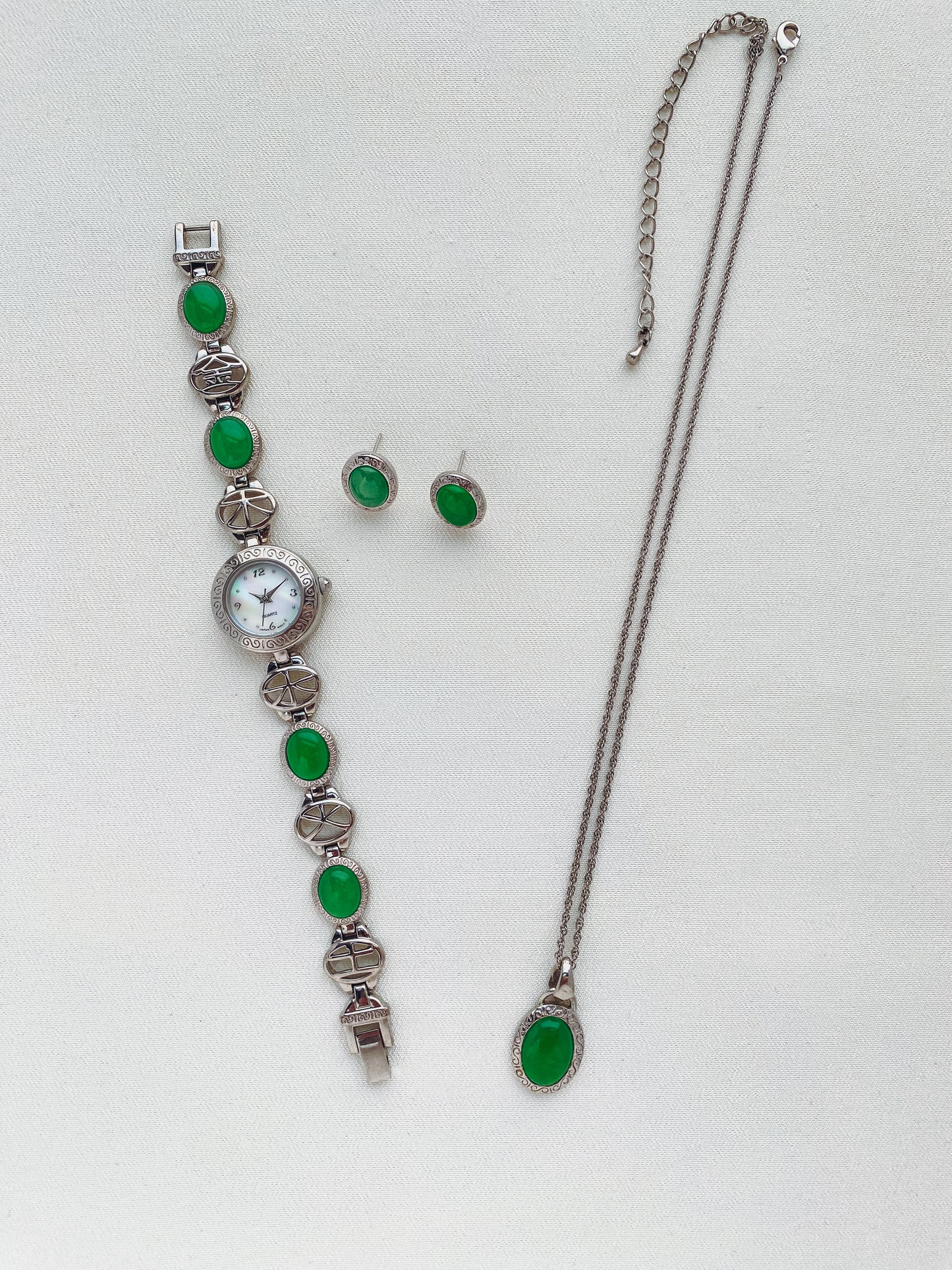 Vintage Silver & Green Jade-Inspired Jewelry Set – Watch, Necklace & Earrings