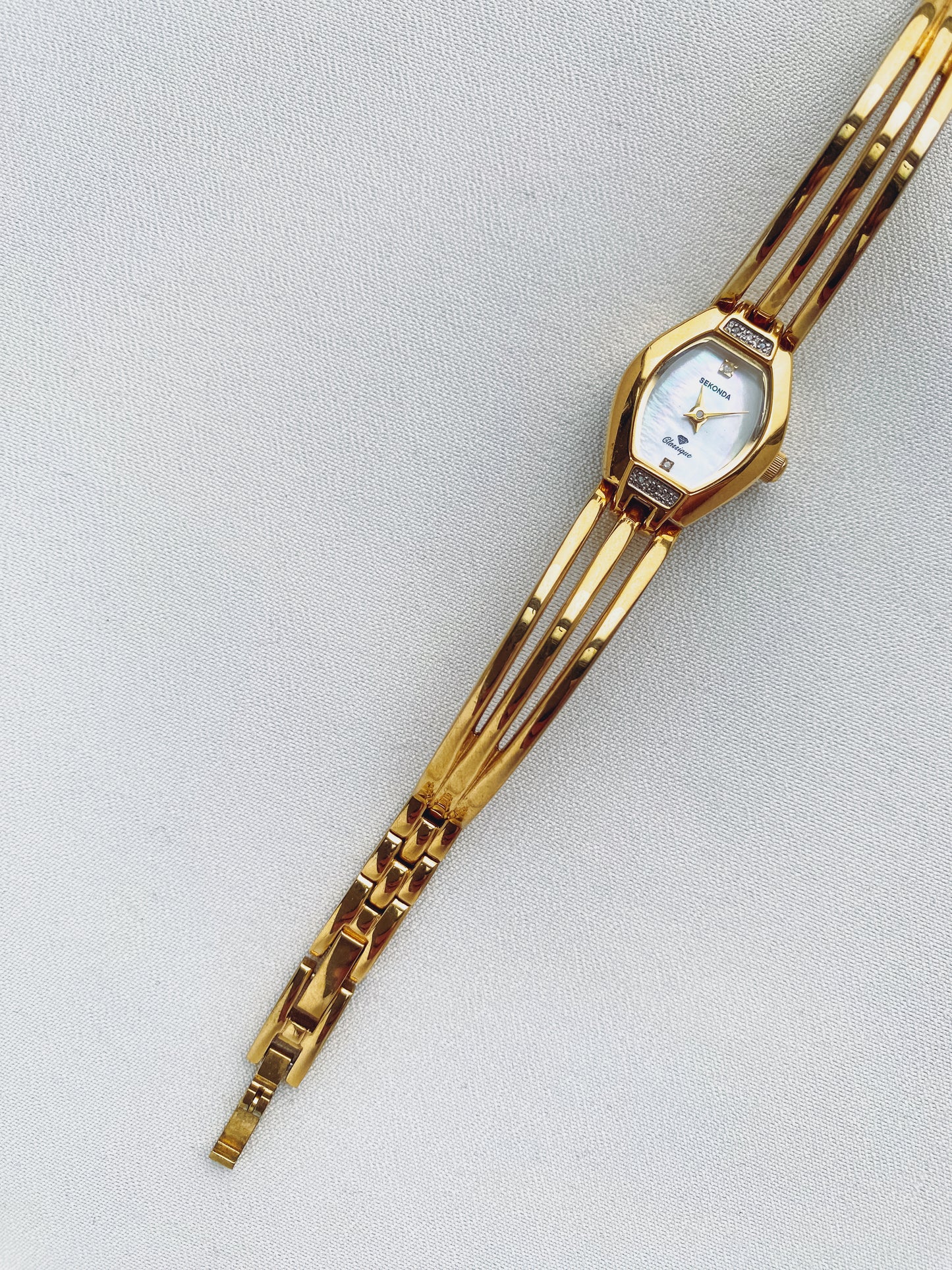 Gold - 1980s Round Link Watch