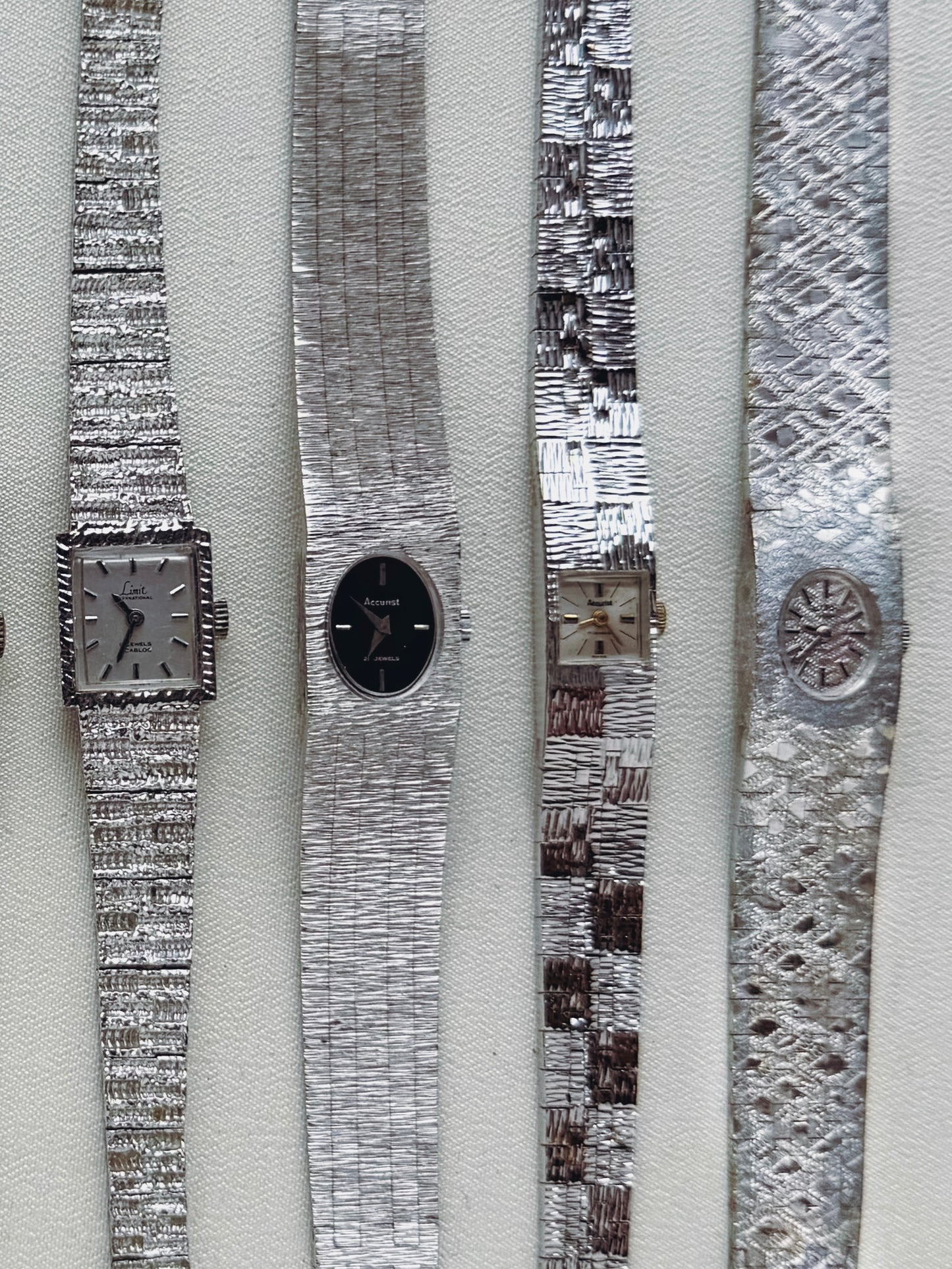 SILVER - VINTAGE WATCHES - I