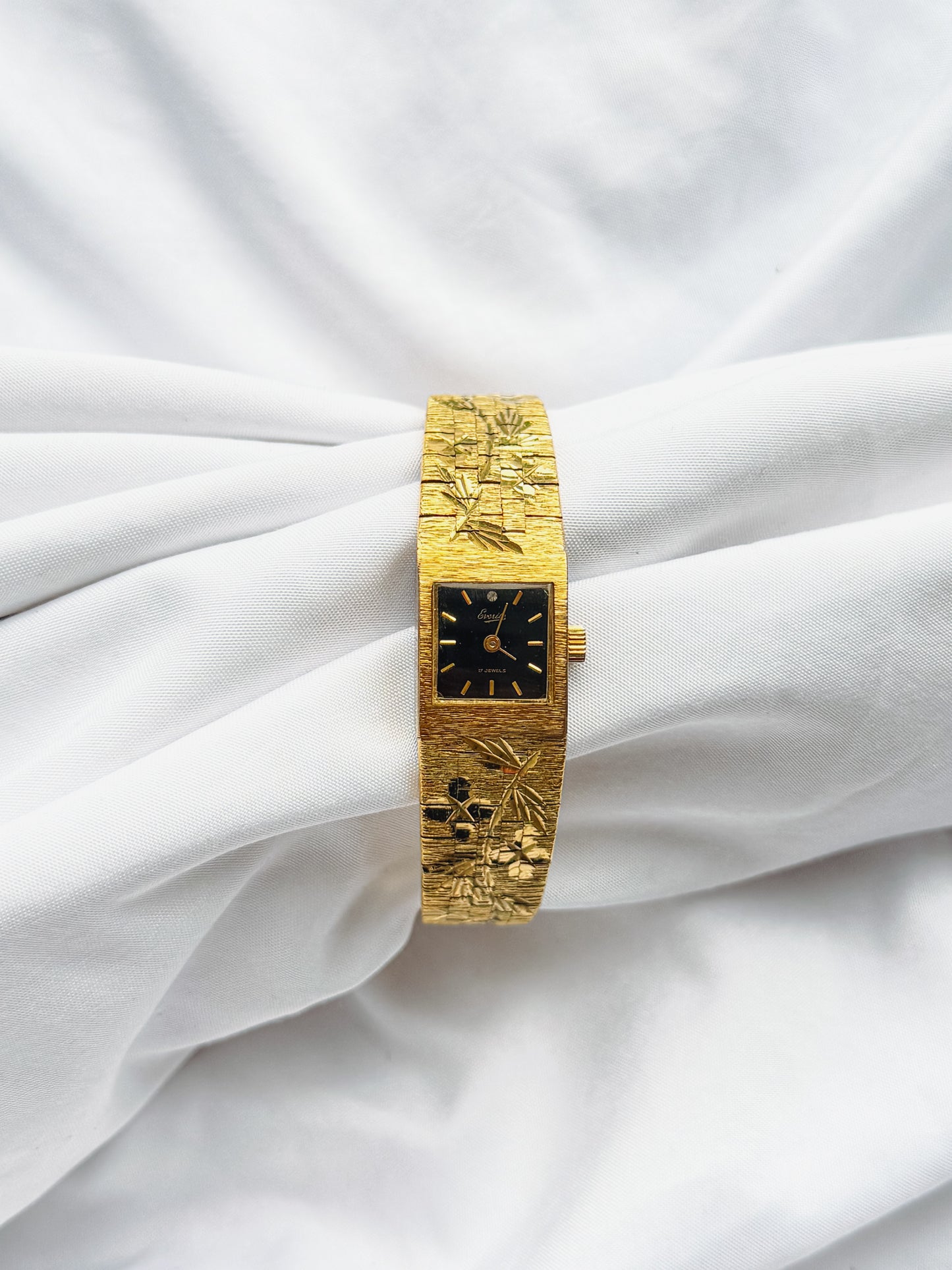 Gold - 1970s EXTREMELY RARE Everite Floral Watch