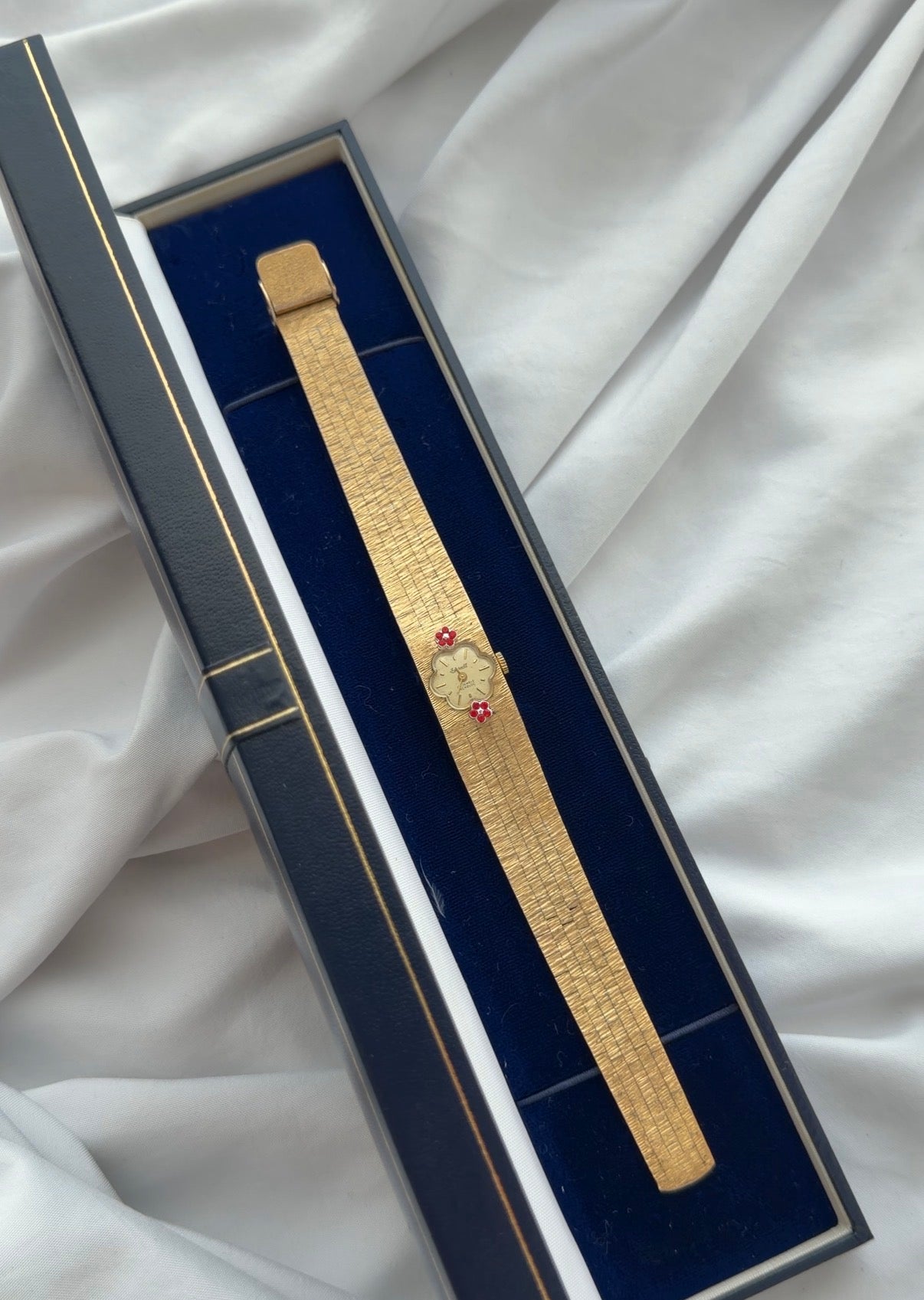 Gold - EXTREMELY RARE Floral-Shaped Watch (1970s)