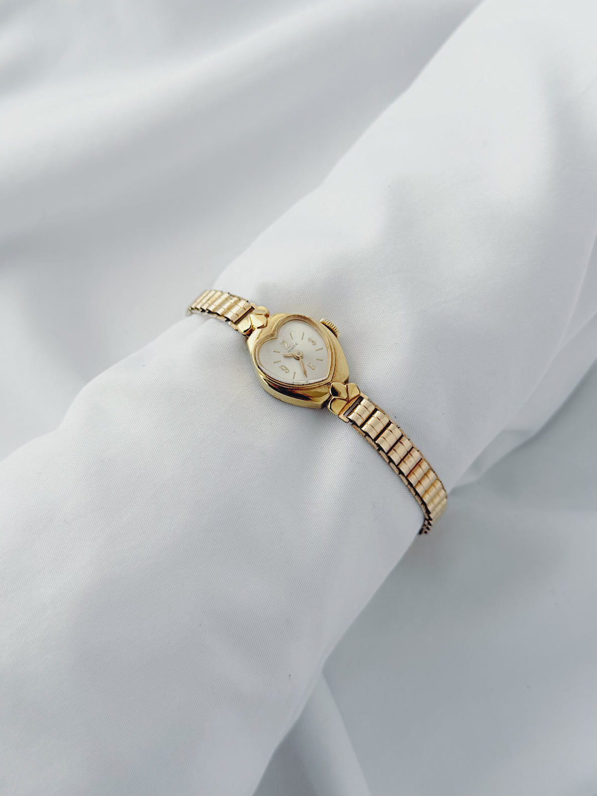 Gold - 1960s Everite Dainty Cocktail Watch