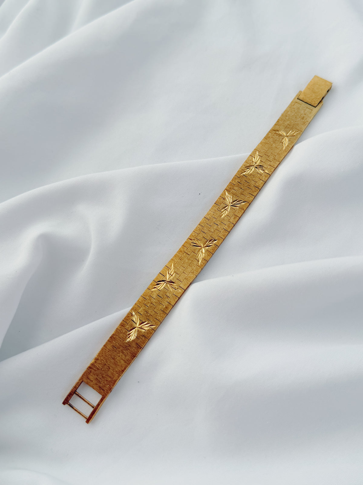 Gold - 1960s Floral Engraved Bracelet