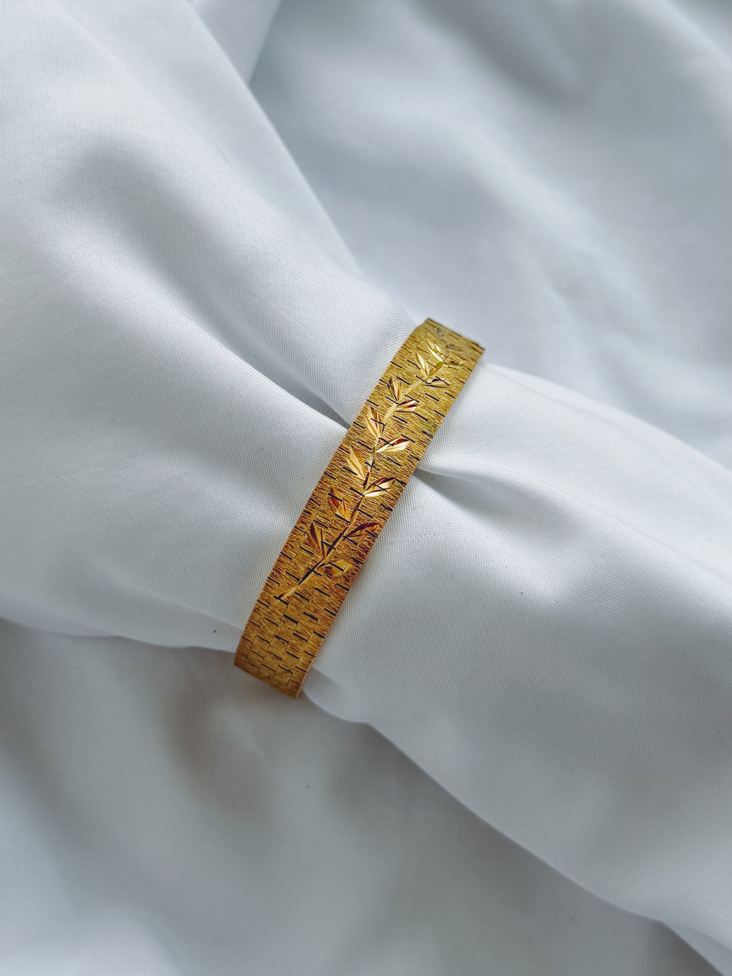 Gold - 1950s Floral Bracelet