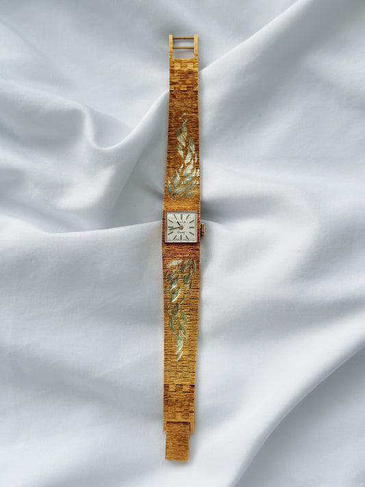 Gold - Rare Avia Engraved Bracelet Watch