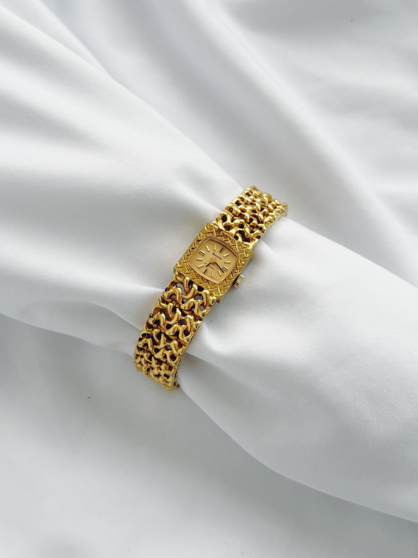 Gold - Rare Accurist Textured Chain Watch