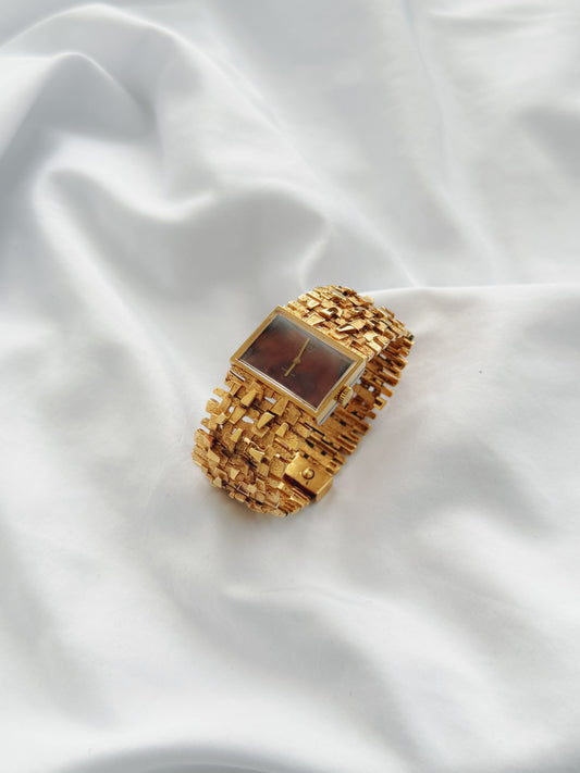 Gold - 1980s Avia Burgundy Dial Watch