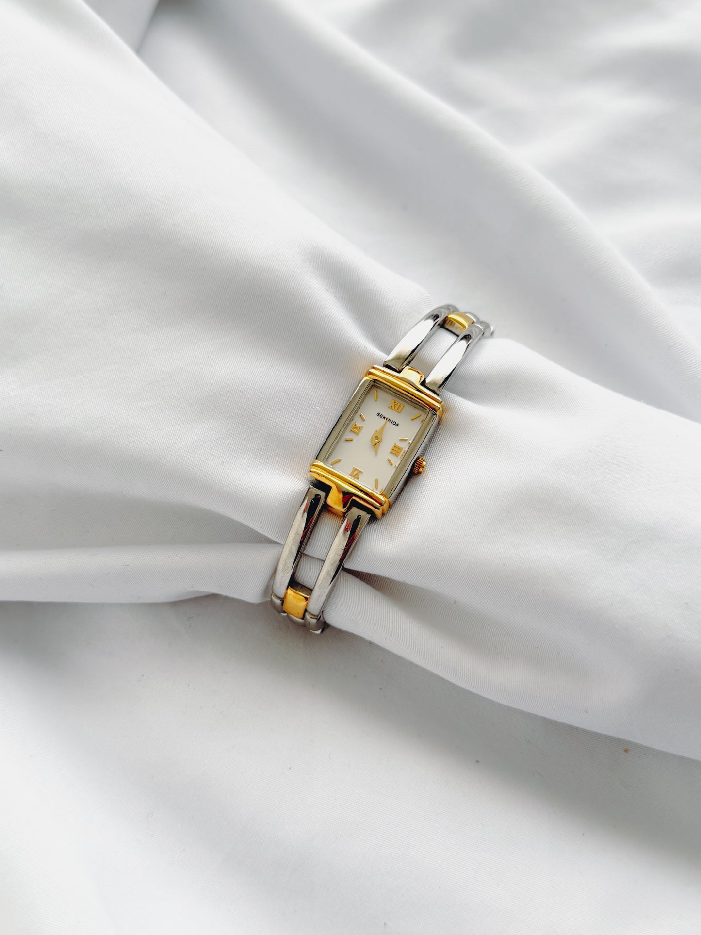 Silver - 1990s Two-Tone Link Watch