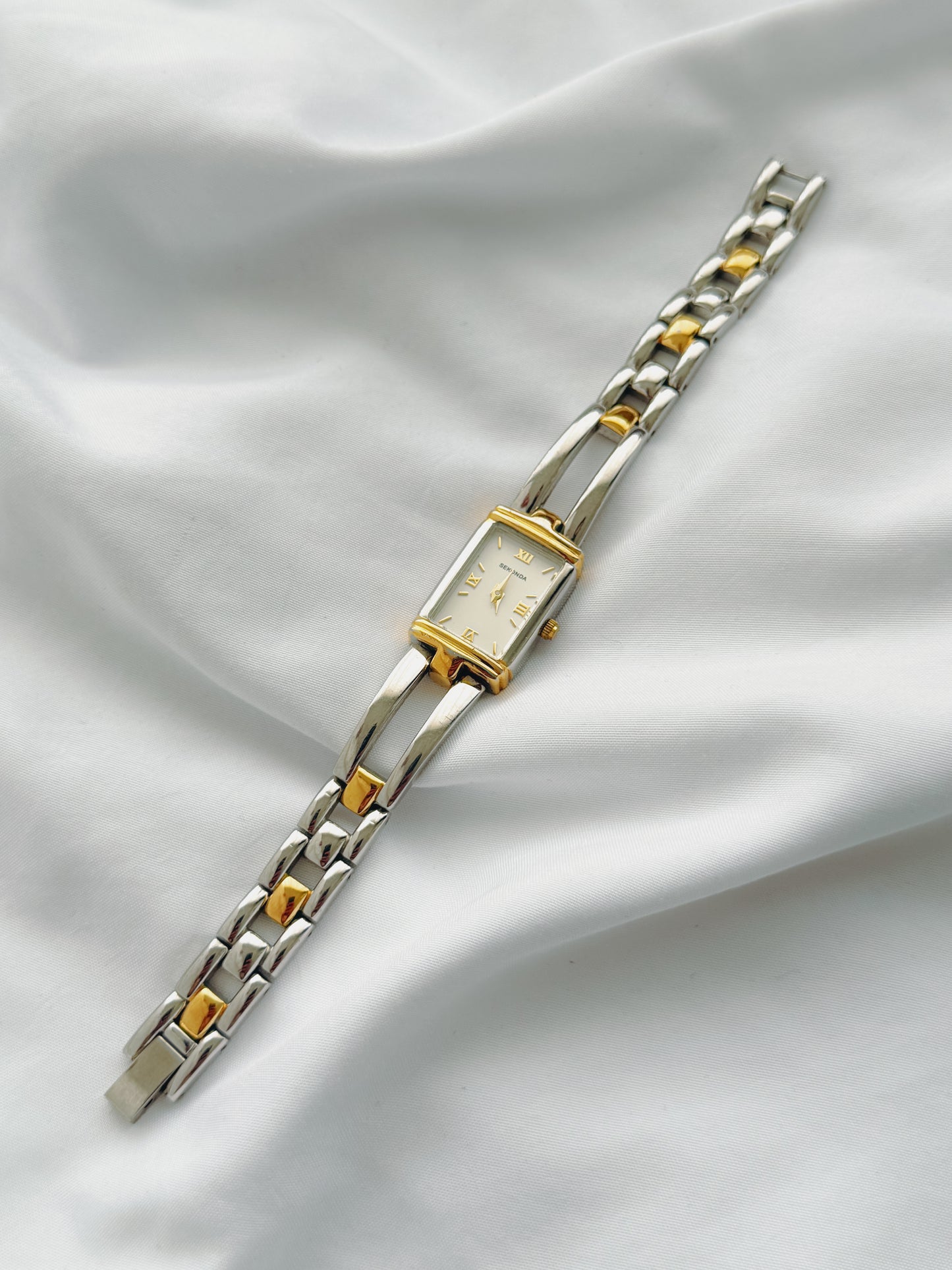Silver - 1990s Two-Tone Link Watch