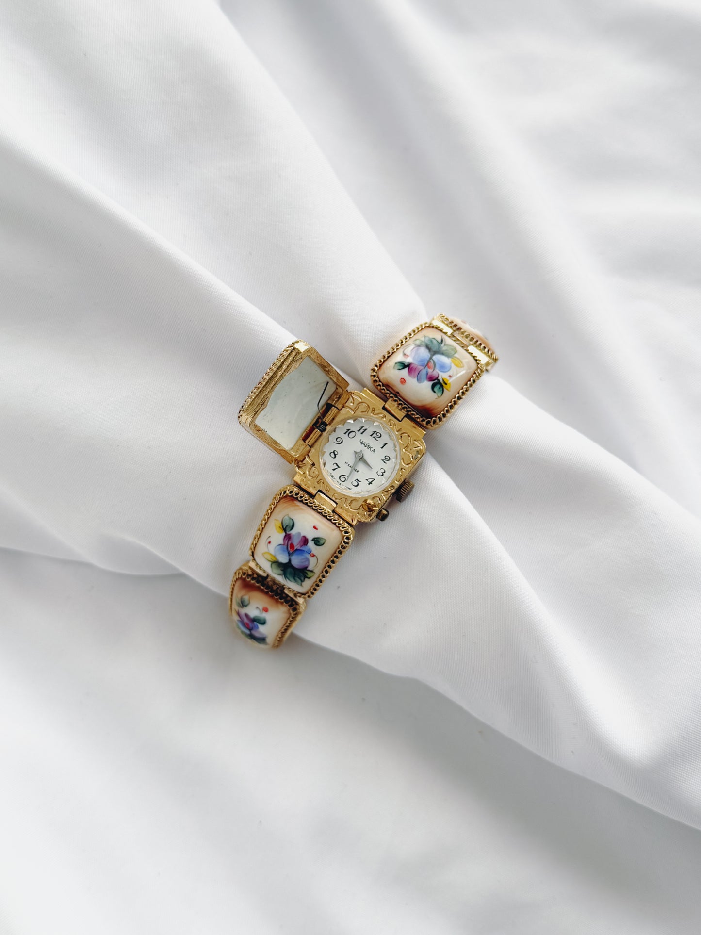 Gold - Rare 1970s Hidden Face Watch