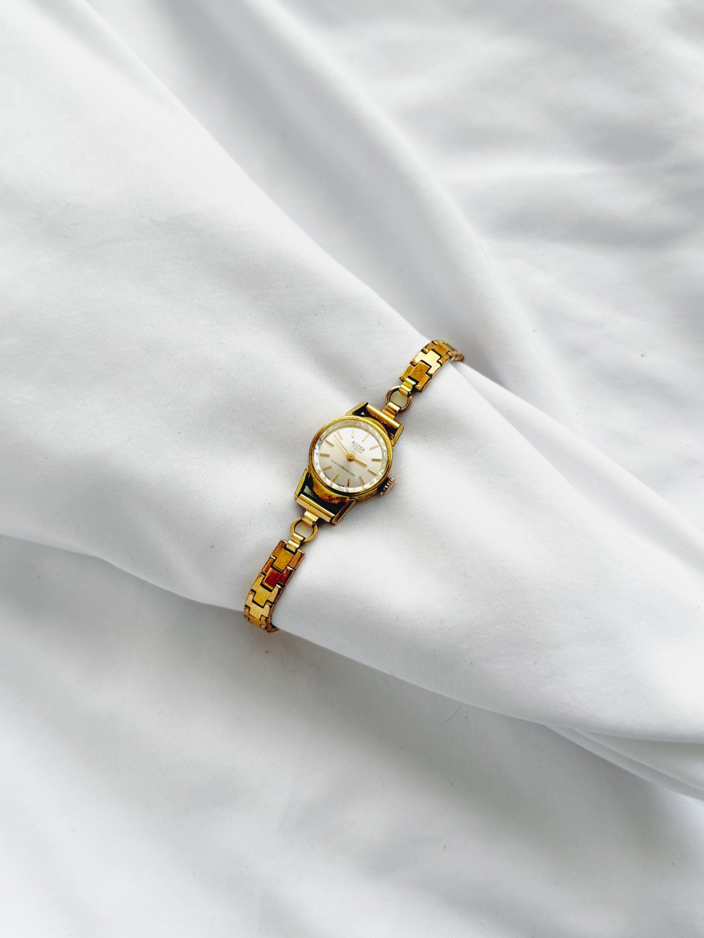 Gold - 1960s Petite Classic Bracelet Watch