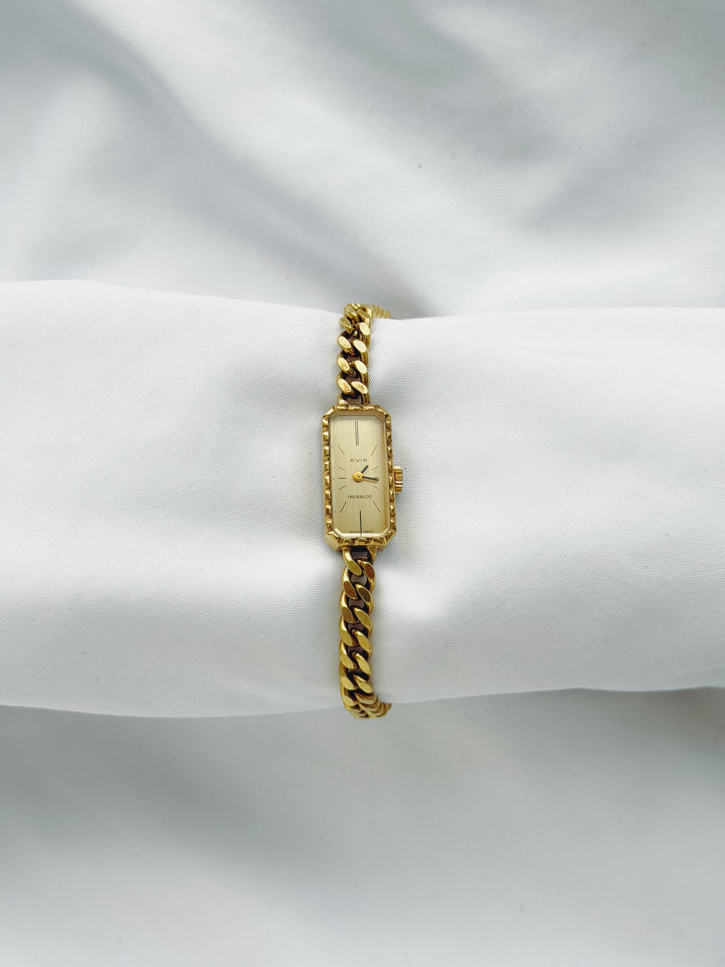 Gold - Avia Chain Watch