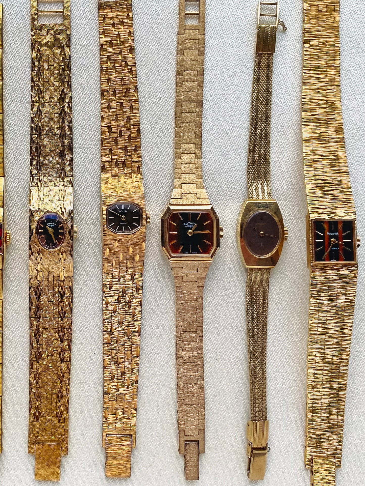 GOLD - RARE 1970s VINTAGE WATCHES