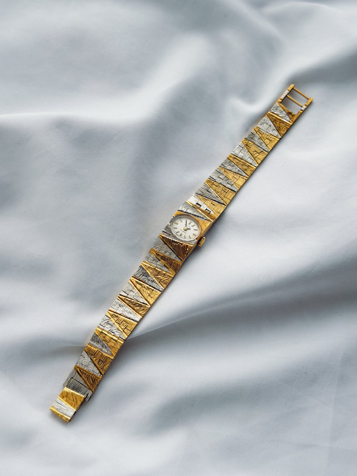 Gold & Silver - RARE Avia 1980s Tank Watch