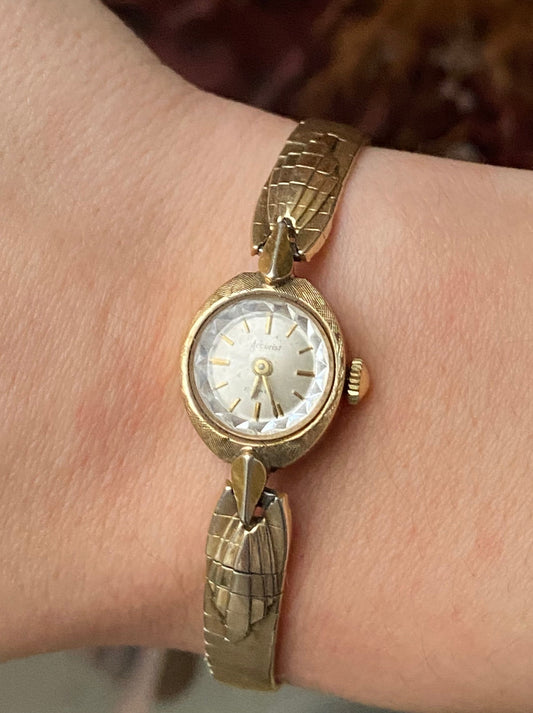 1930s Antique Gold Plated Accurist watch