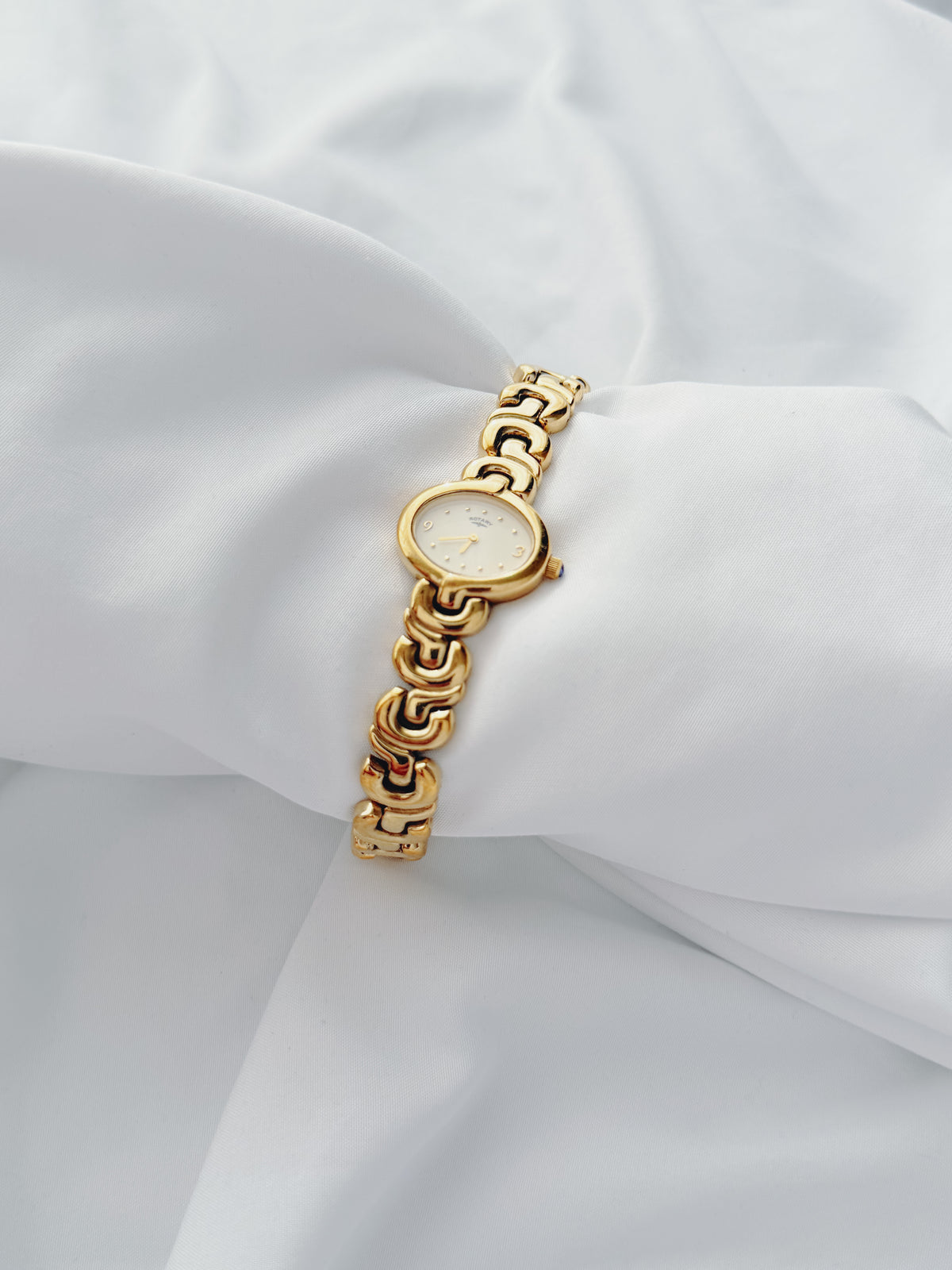 Gold - 1990s Rotary Oval Dial Watch