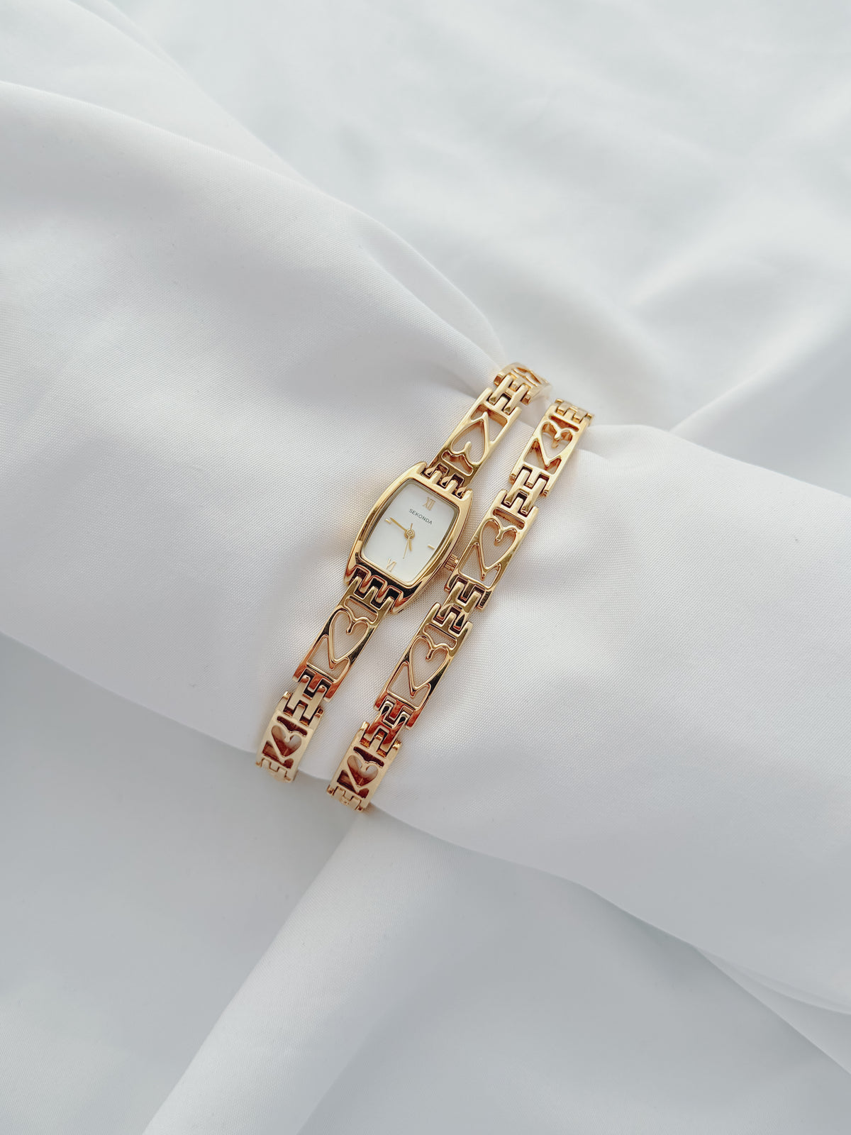 Gold - Heart Watch & Bracelet Set (1990s)