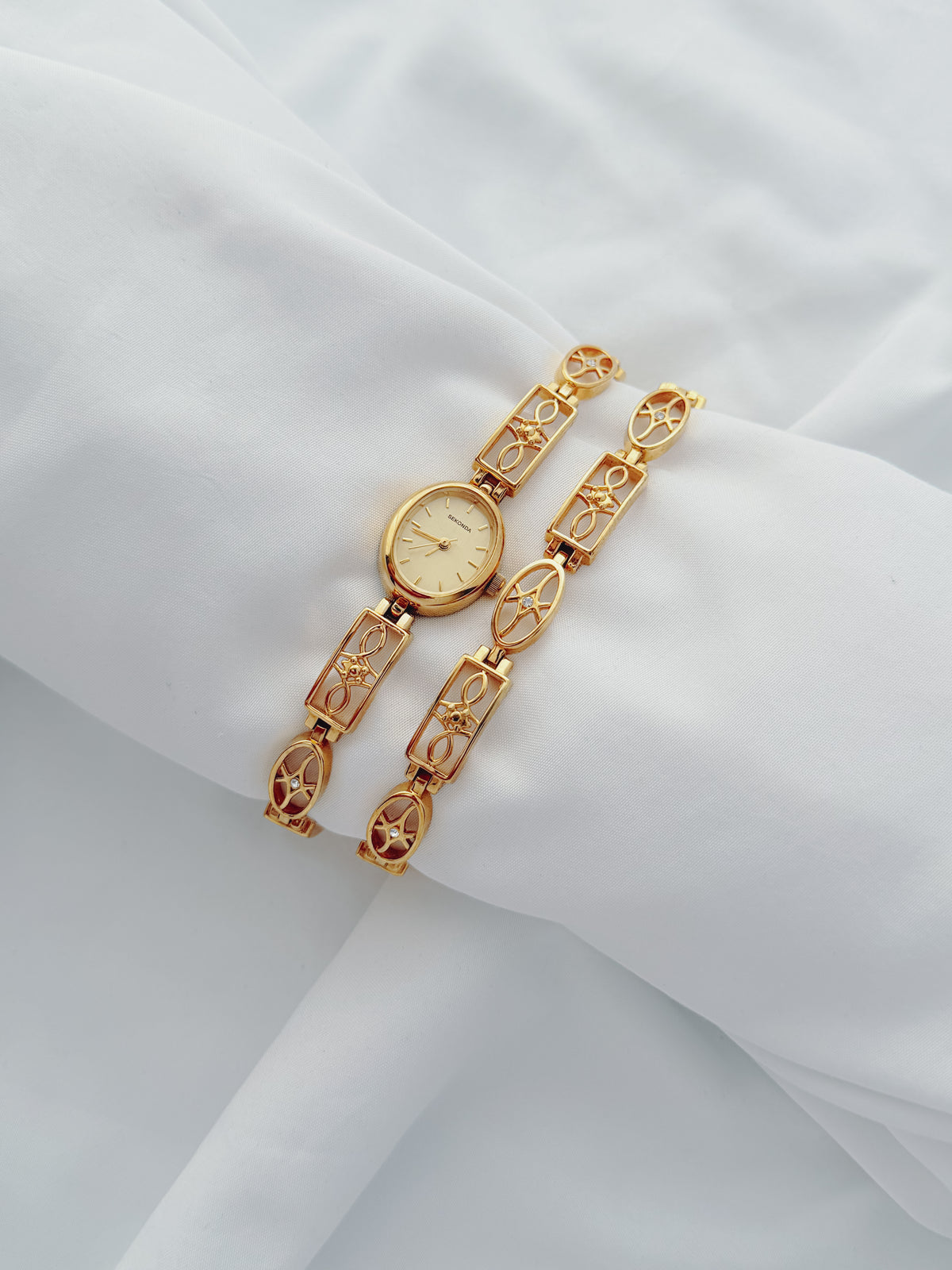 Gold - Ornate Link Vintage Watch & Bracelet Set