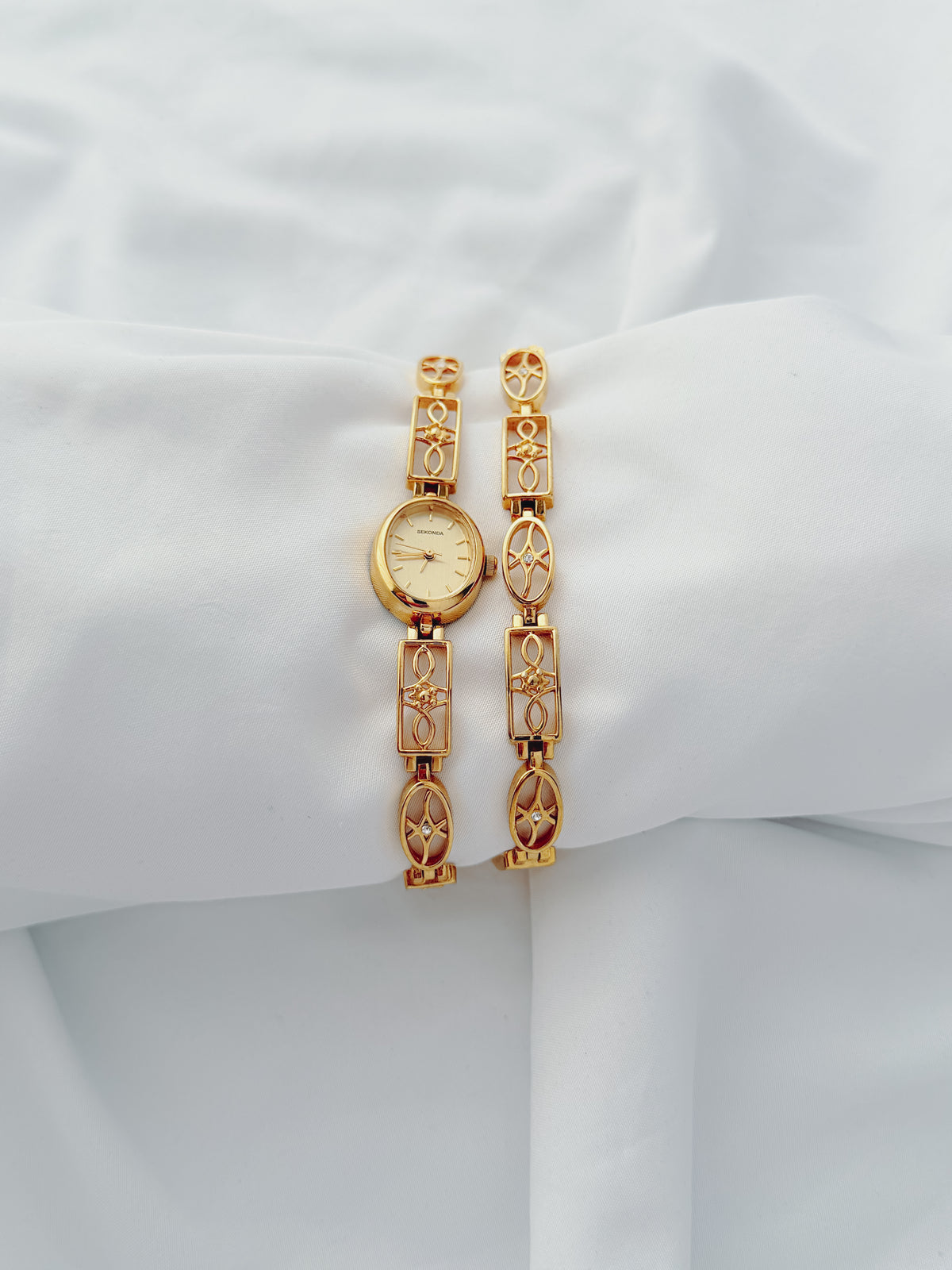 Gold - Ornate Link Vintage Watch & Bracelet Set