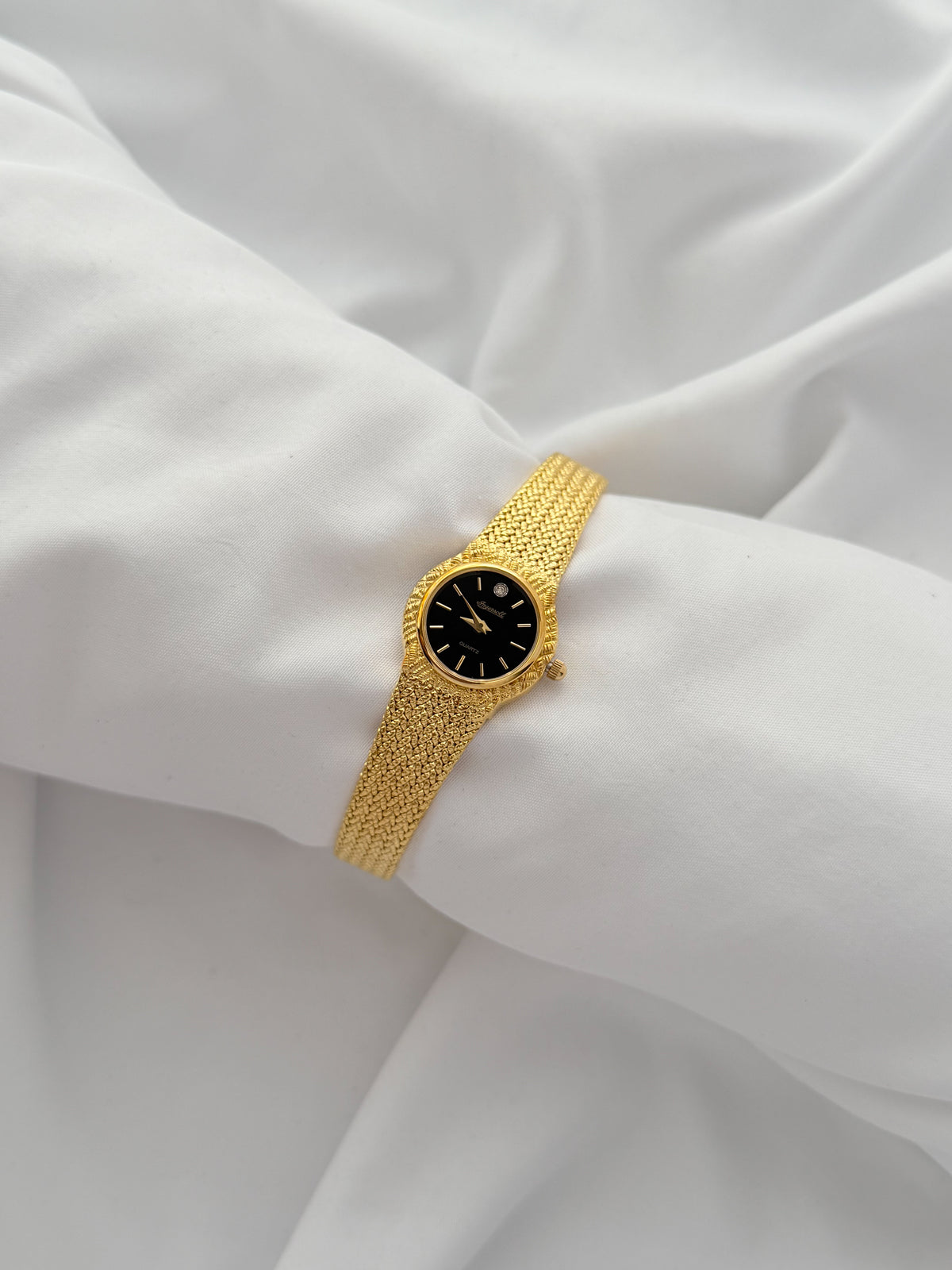 Gold - 1990s Black Dial Mesh Watch